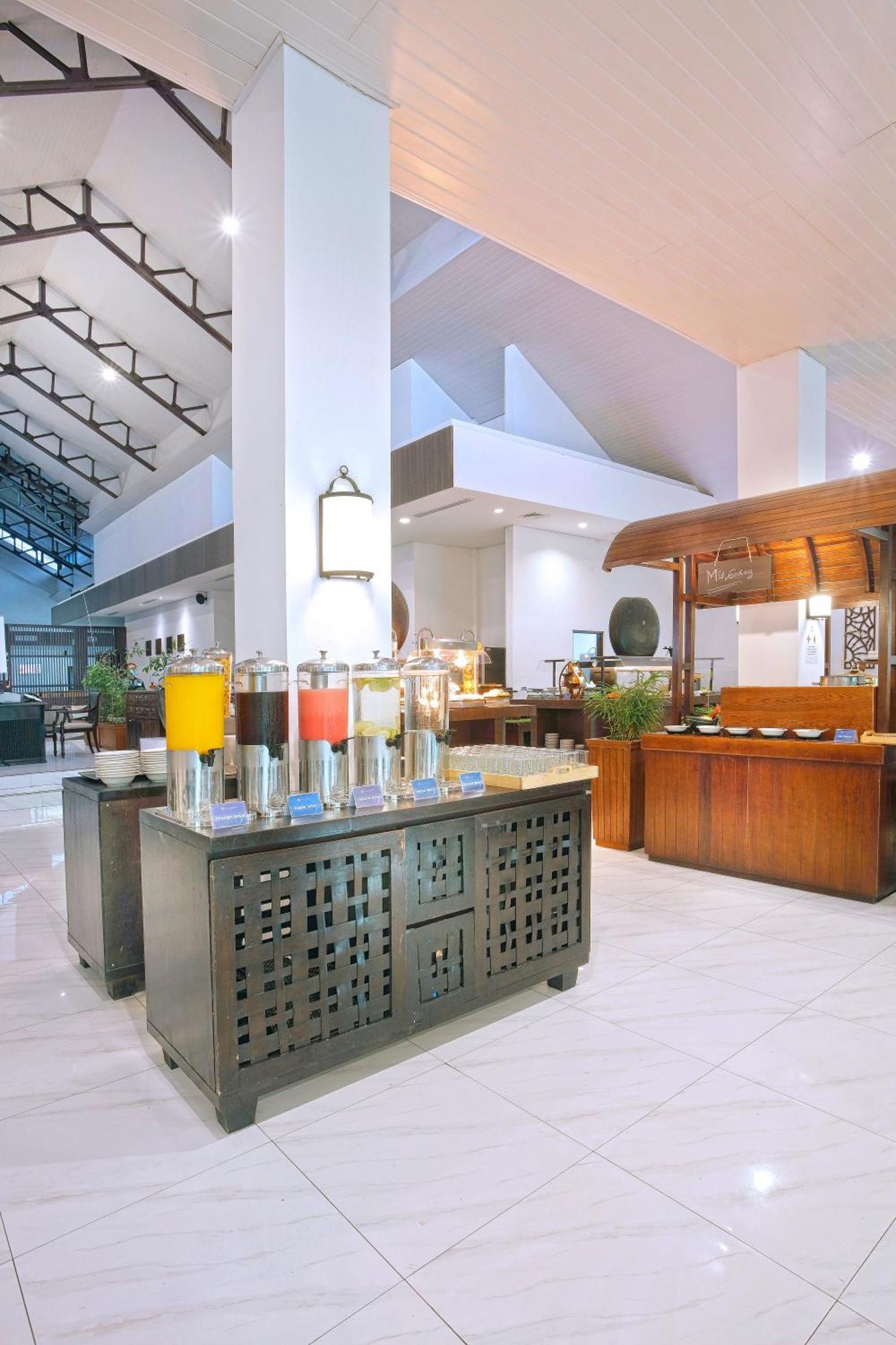 Lido Lake Resort By Mnc Hotel Bogor Exteriör bild