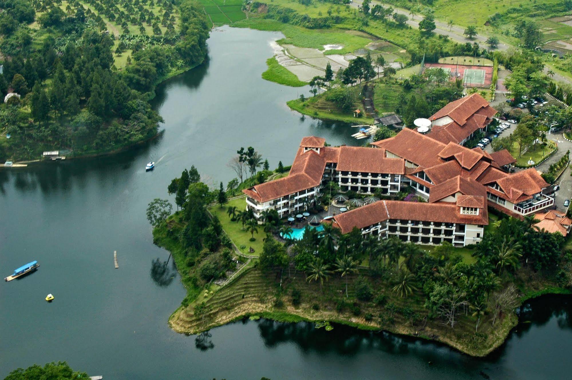Lido Lake Resort By Mnc Hotel Bogor Exteriör bild